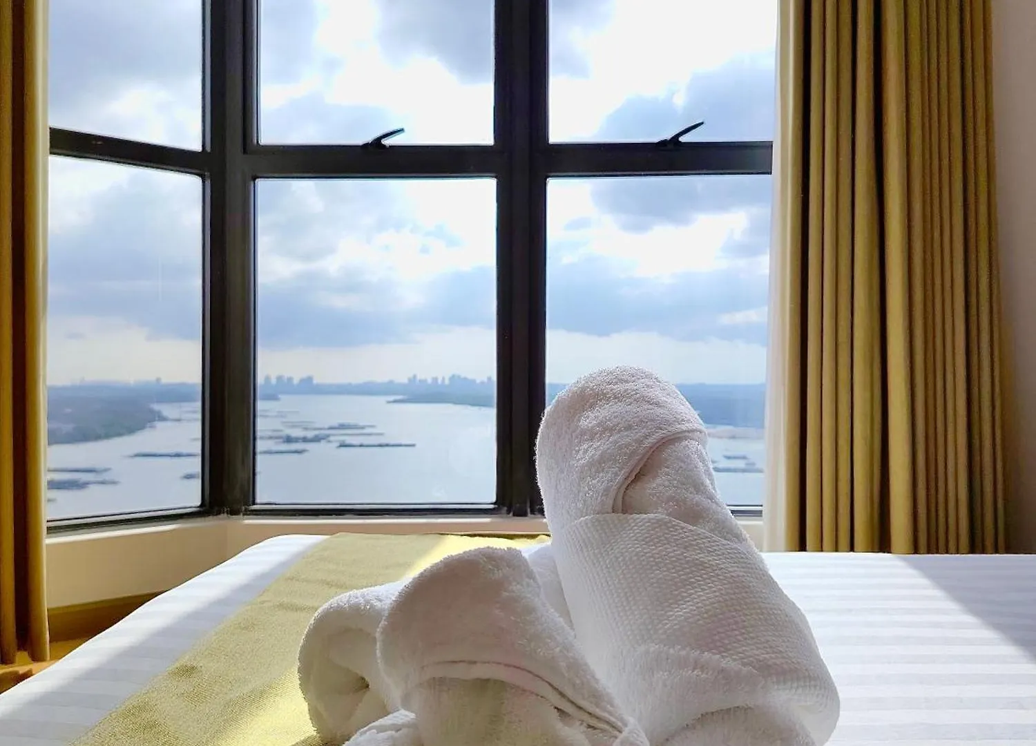 Astonishing Ocean View 3 Bedroom Apartment Johor Bahru