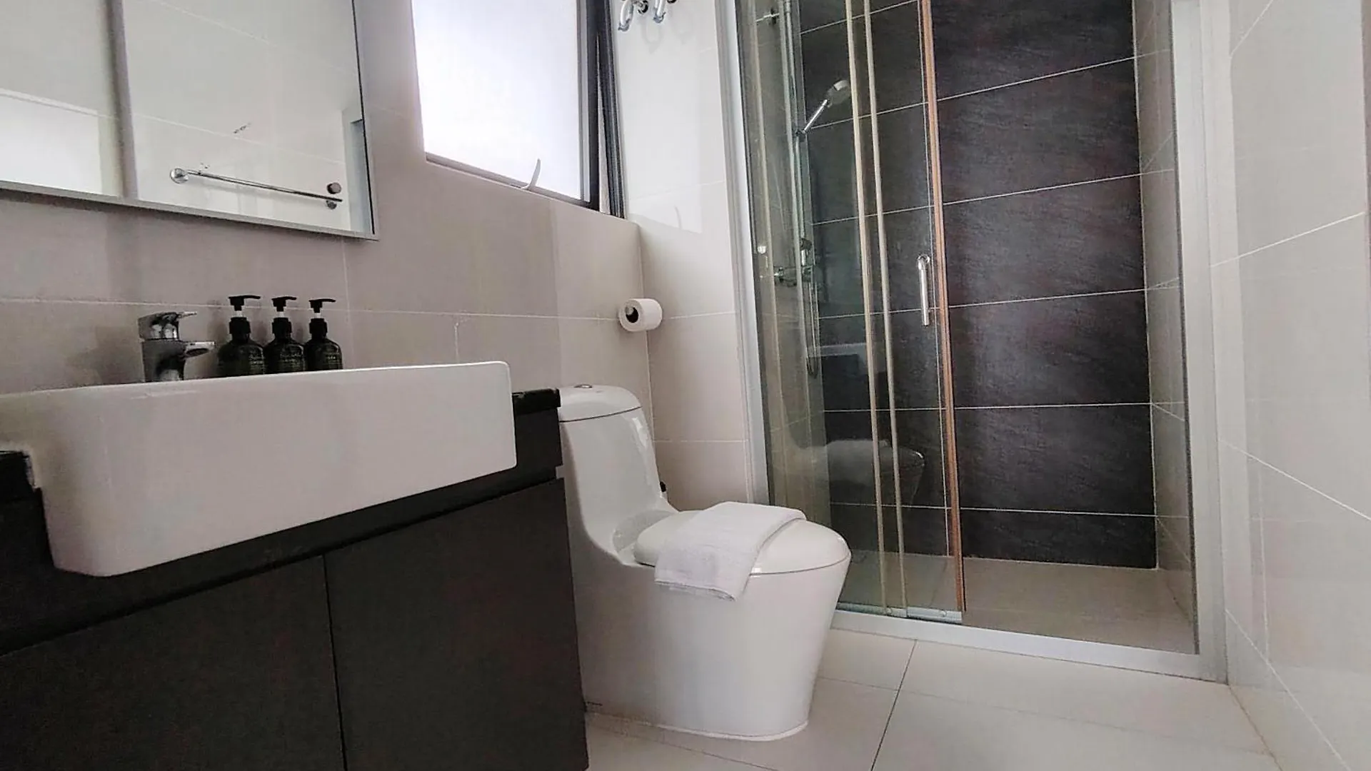 Astonishing Ocean View 3 Bedroom Apartment Johor Bahru